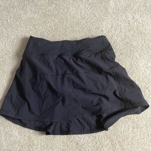SIZE 4 Lululemon Pace Rival Mid Rise Skirt (black)